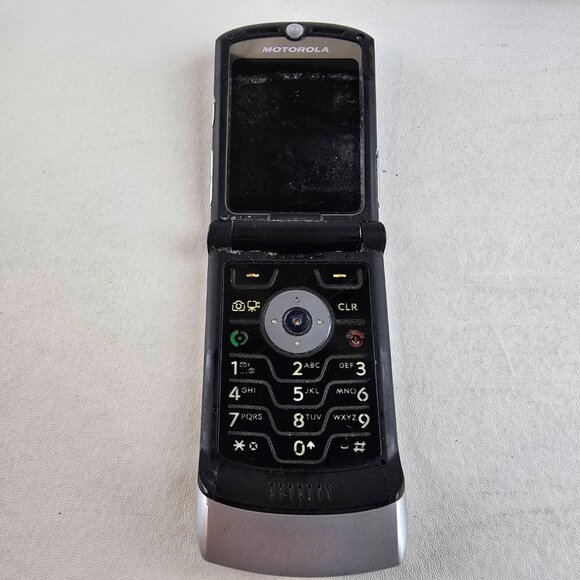 Motorola Razr V3m Flip Phone Silver Verizon With Wall Charger & Belt Clip Case - Picture 7 of 8